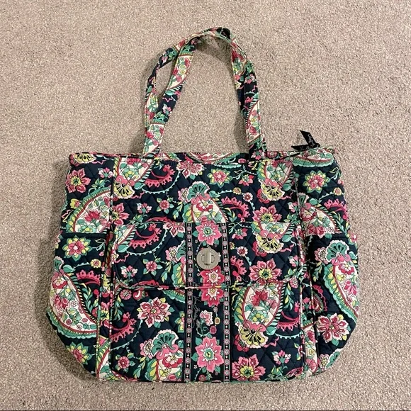 Vera Bradley | Bags | Rare Discontinued Vera Bradley Turn  display picture 1
